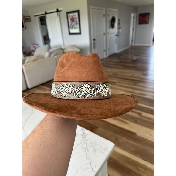 NWOT Hats N\' Roses Camel Tan Fedora Hat Floral Band Size XS / S